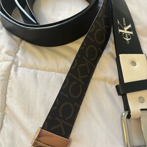 Calvin Klein Men's Belt with Gold Buckle and Gray Strap